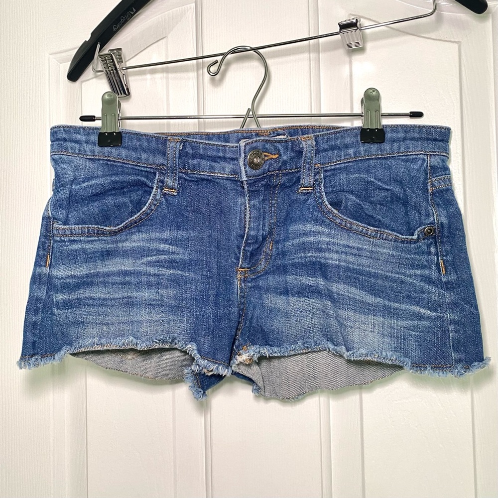 Mudd Blue Denim Frayed Hem Jean Shorts
